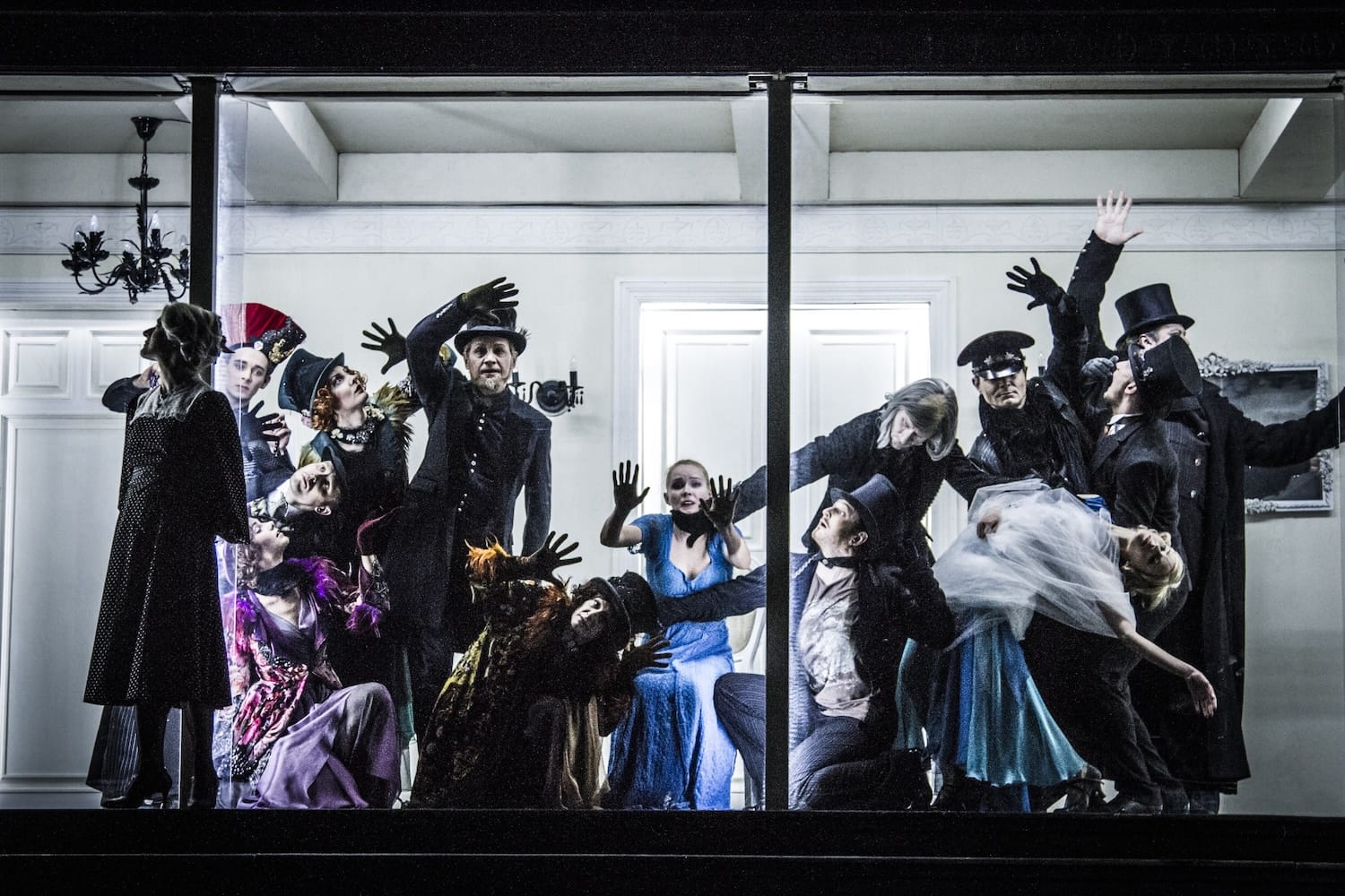 Дама с камелиями